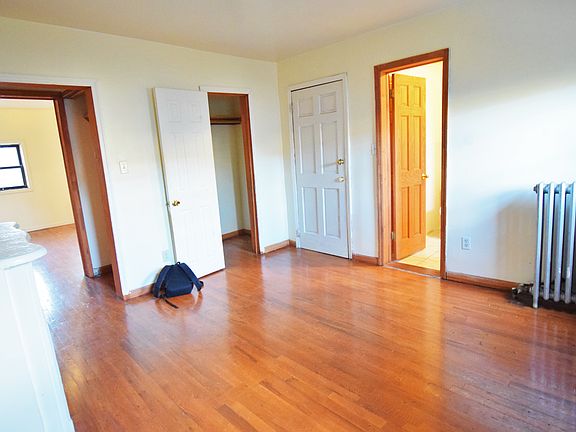 4th image of 225 Madison St #Rr