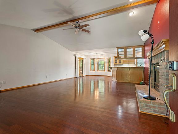 2nd image of 707 Quail Run Rd