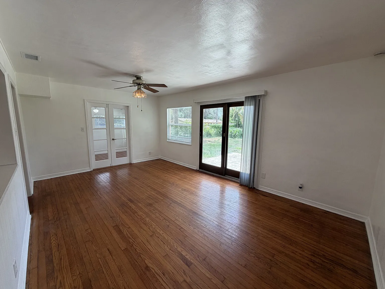551 61st Avenue South — Photo 3