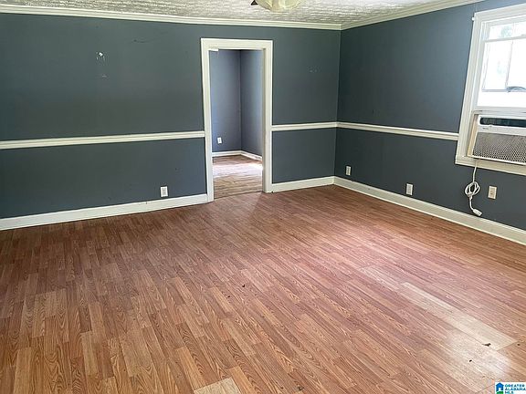 3rd image of 3117 Truman Ave
