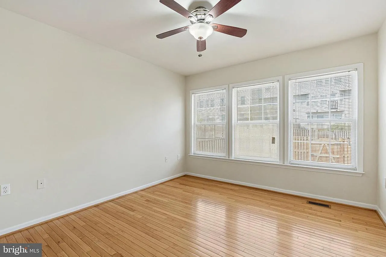 3 bed, 1749 sqft, $2,200 — Photo 2