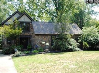 28913 Turnbridge Rd, Bay Village, OH 44140