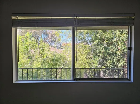 Eamark LLC, 1868 10th St APT 5, Santa Monica, CA 90404