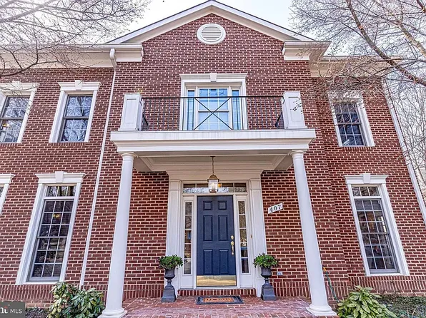 407 Park Ave, Falls Church, VA 22046