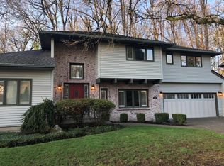 5726 Charles Cir, Lake Oswego, OR 97035