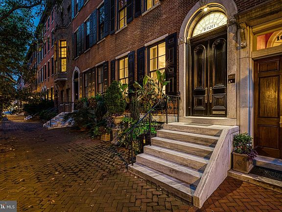 2nd image of 1828 Delancey Pl