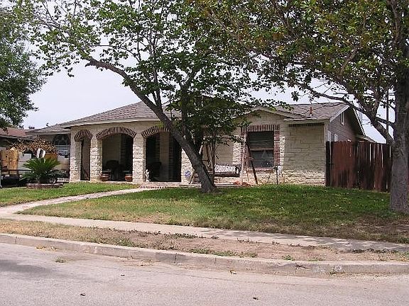 3rd image of 7043 Plateau Dr