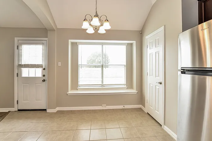610 Fox Glen Dr — Photo 7