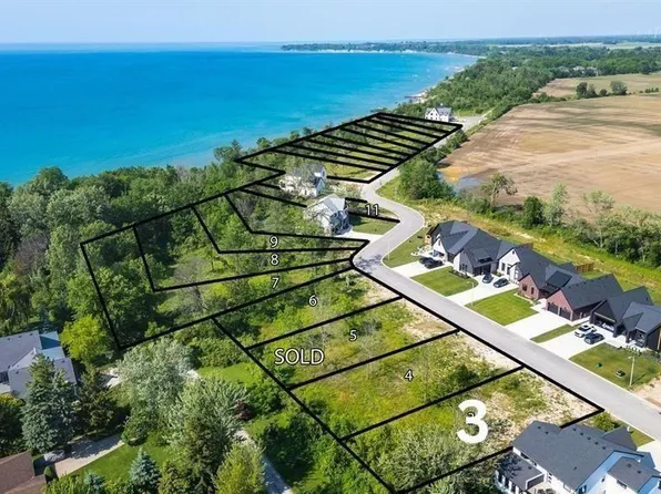 7011 Blue Coast Hts, Plympton Wyoming, ON N0N 1E0