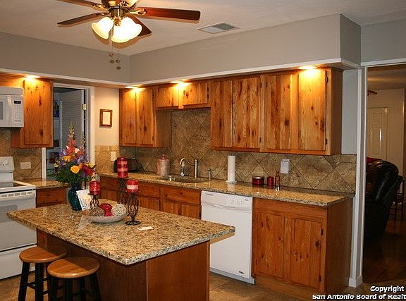 2nd image of 203 Oak Park Dr