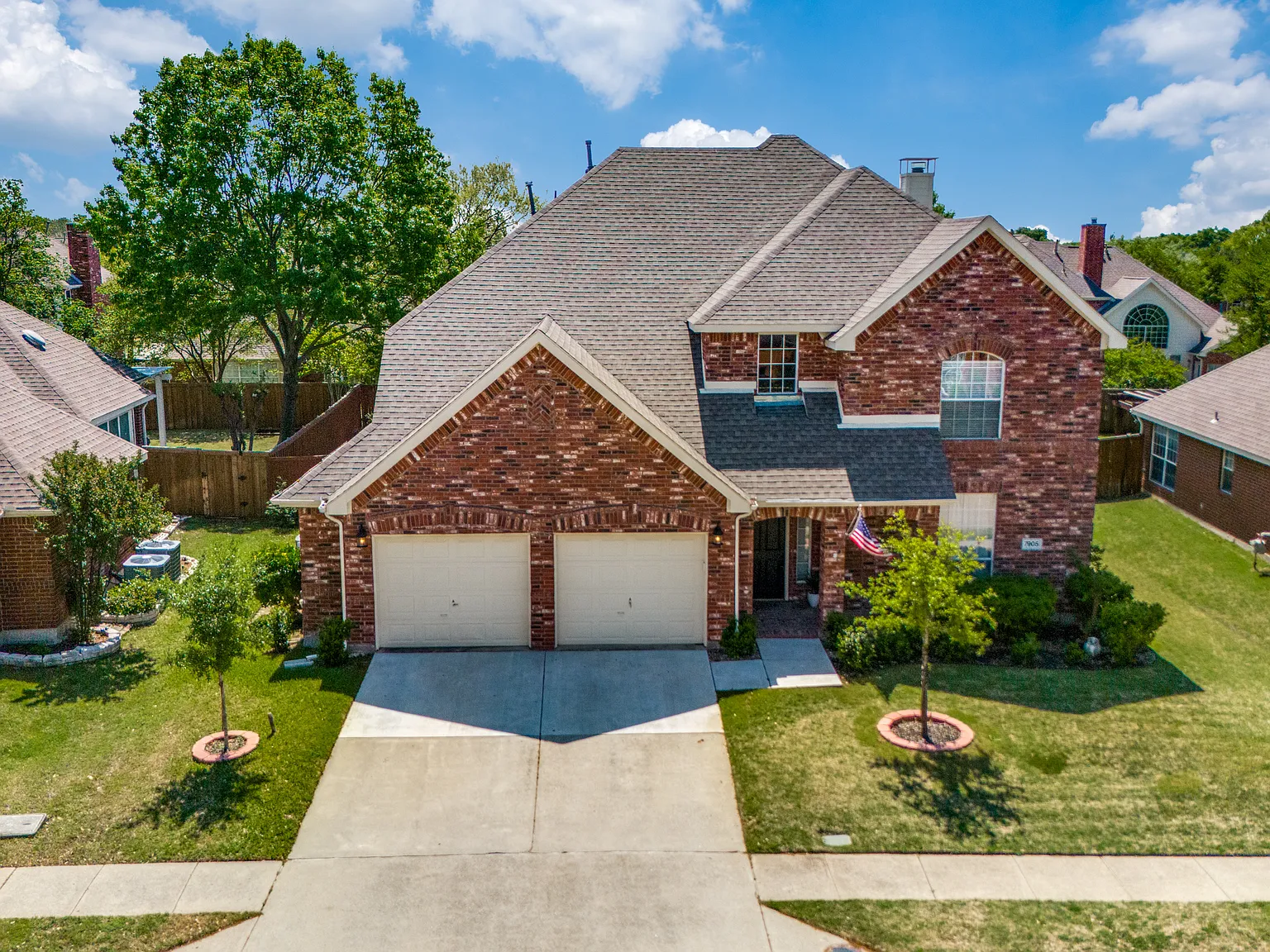 4 bed, 2.5 bath, 2660 sqft, $3,000 — Photo 1