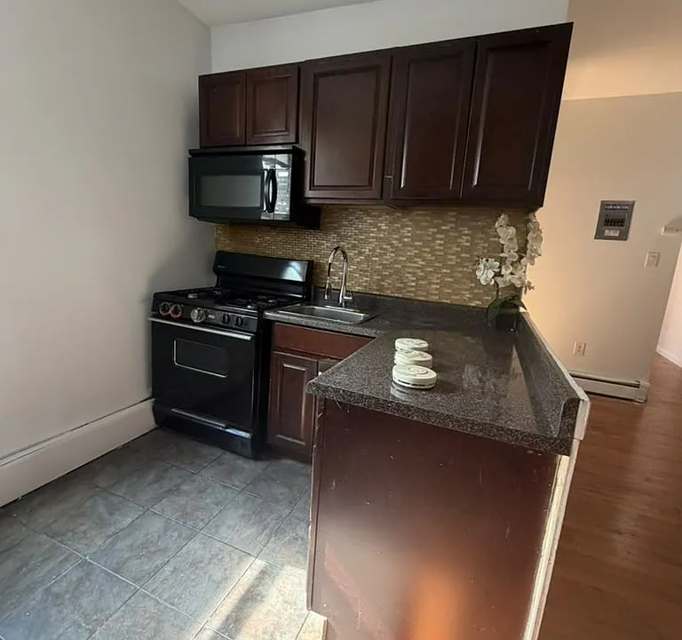 361 Danforth Ave #17