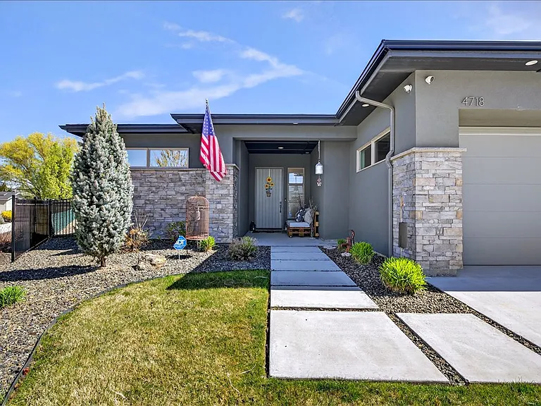 4718 E Goldstone Dr — Photo 3