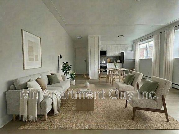 3rd image of 1284 Fennell Ave E Suite 4