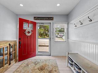 45 Maplewood Ave, Tyngsboro, MA 01879