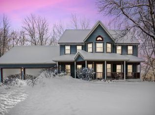 1536 Briarknoll Dr, Arden Hills, MN 55112