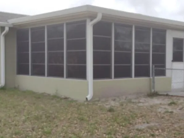 9425 Saint Regis Ln, Port Richey, FL 34668