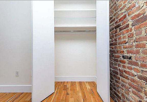 5th image of 716 Jefferson Ave #B2