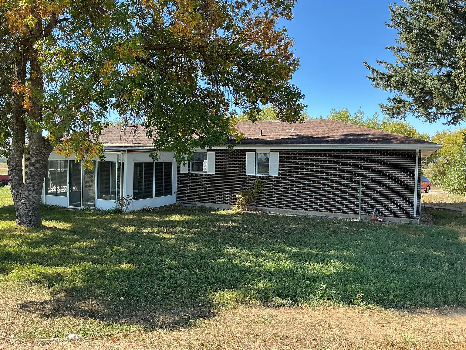 3 bed, 1372 sqft, $2,000 — Photo 4