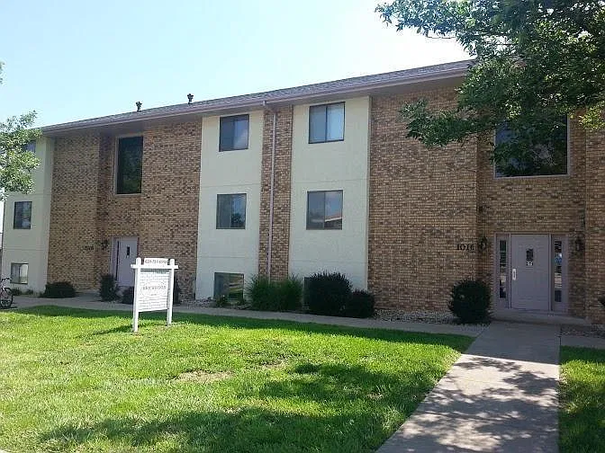 2 bed, 940 sqft, $875 — Photo 2