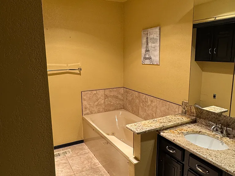 3922 Westminster Dr #73703 — Photo 9