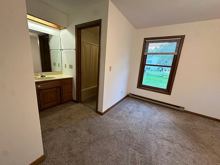 10 E Waukau Ave — Photo 8