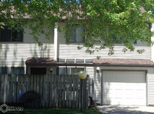 1434 N 9th Avenue Pl E, Newton, IA 50208