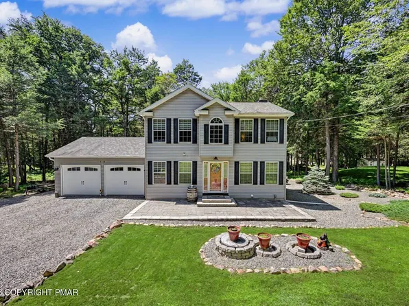 15 Lakeside Ln, Albrightsville, PA 18210