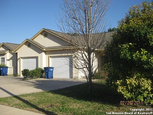 2nd image of 940 - 942 MISTY ACRES DR