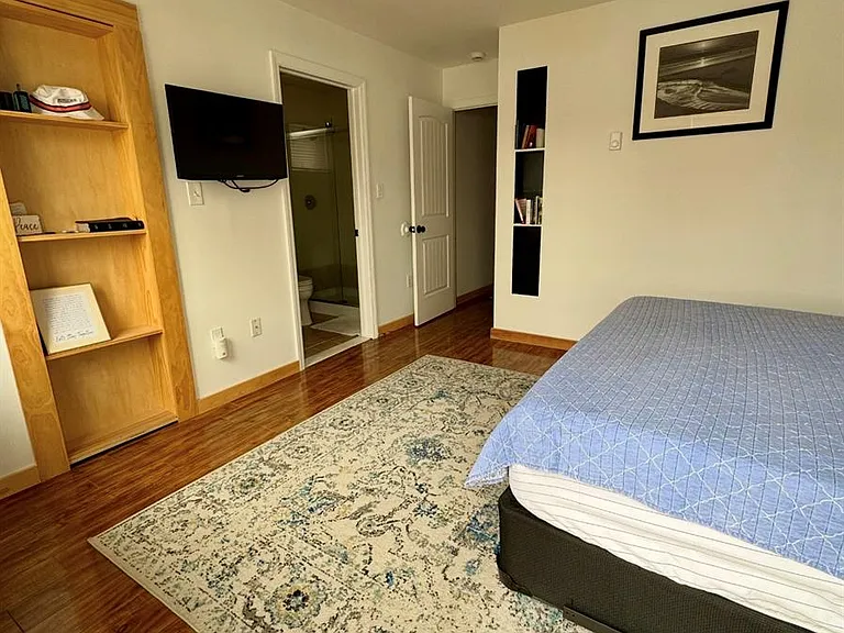 717 E Walnut St #1 — Photo 7