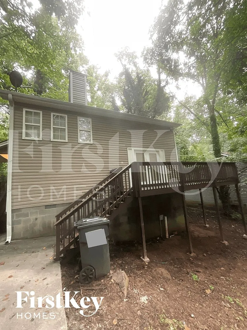 3 bed, 2.0 bath, 1340 sqft, $1,840 — Photo 1