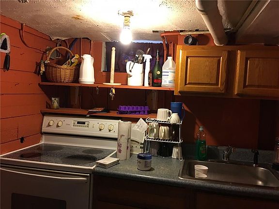 4th image of 126 Eastwood Ave