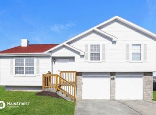708 SW Foxtail Ct, Grain Valley, MO 64029