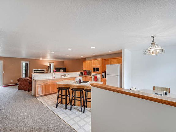 2nd image of 2606 NE 100th St