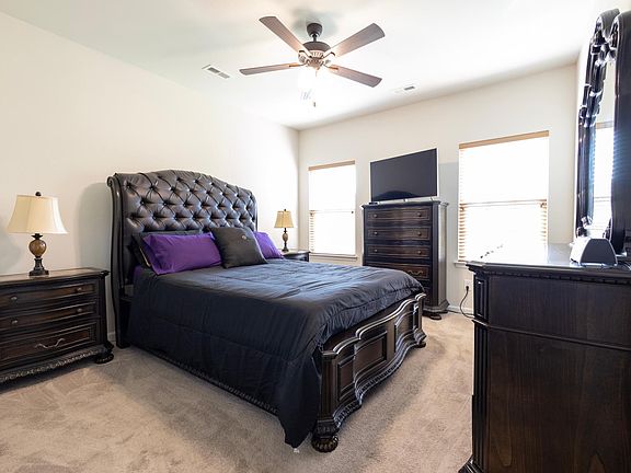 Master bedroom (1)