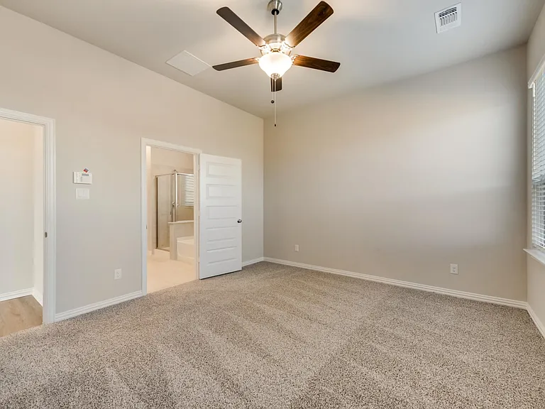 1127 Mesa St — Photo 12