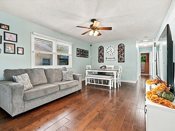 4th image of 1211 Searle Dr
