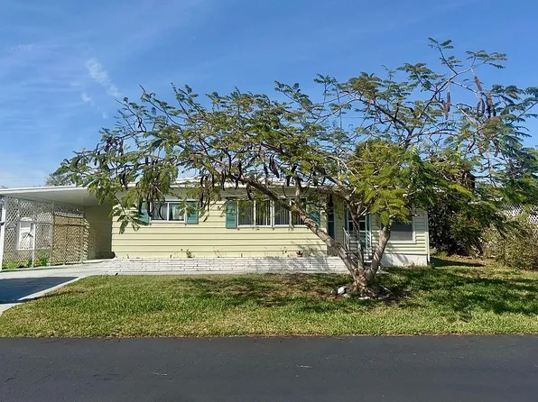 5851 Danbury Ln, Sarasota, FL 34233