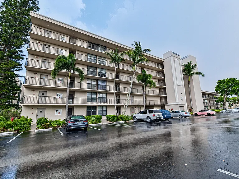 4 Royal Palm Way #3020 — Photo 4