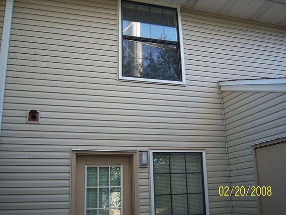 4th image of 121 Classic Ct