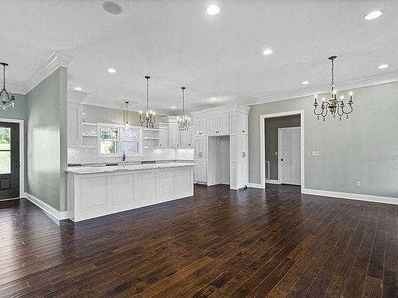 3rd image of 215 Lakefront Ln