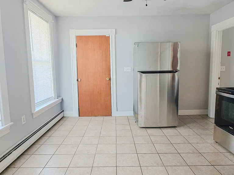 463 Lake Ave #1 — Photo 4