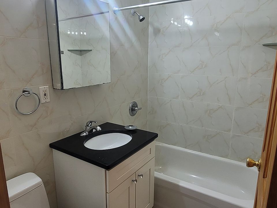 1st image of 1229 Clay Ave Floor 3
