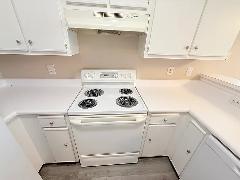 1306 River Oaks Dr #3F — Photo 15