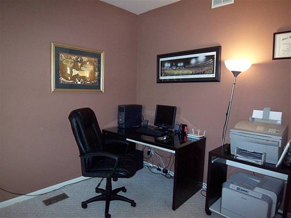 5th image of 496 Pine Lake Cir