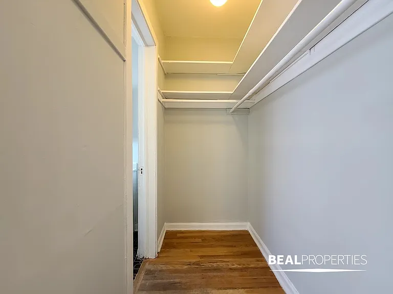 837 West Wolfram Street — Photo 4