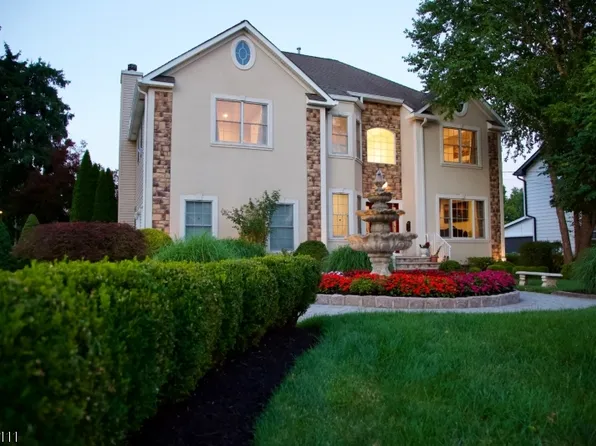 20 Hugenot St, East Hanover Twp., NJ 07936