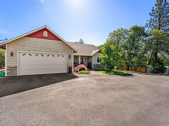 2nd image of 847 Three Pines Rd