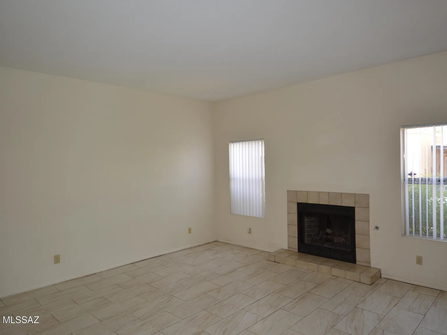2 bed, 2.0 bath, 1172 sqft, $1,400 — Photo 2