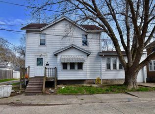 4 Kenmore Ct, Pekin, IL